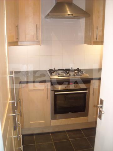 			LET, 3 Bedroom, 1 bath, 1 reception Apartment			 Loughton House, Tulse Hill